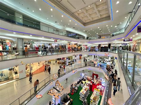 Ali Mall: The FIRST indoor and air.